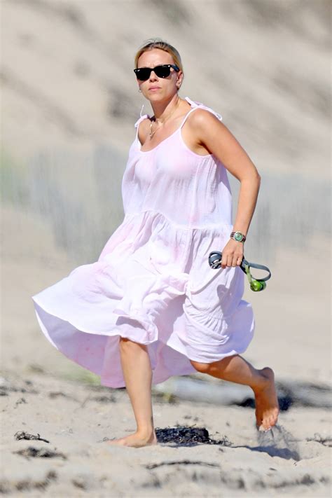 scarlett johansson beach|EXCLUSIVE: Scarlett Johansson is a beach babe in bold red。